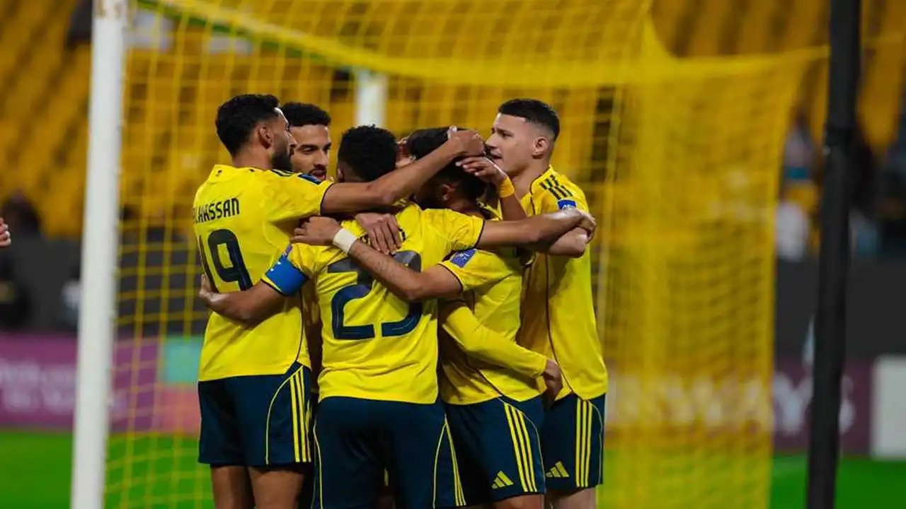 ثلاثي النصر يعود في جولة حسم الدوري السعودي.. وشكوك حول مشاركة بروزوفيتش
                
                استعاد فريق النصر جهود الثلاثي عبد الإله العمري، وعبد الله الخيبري، والفرنسي كينجسلي كومان، قبل المواجهة الحاسمة أمام ضمك، الخميس، بعد مشاركتهم في التدريبات الجماعية، الثلاثاء.
                الأربعاء، 20 مايو 2026 – 14:18